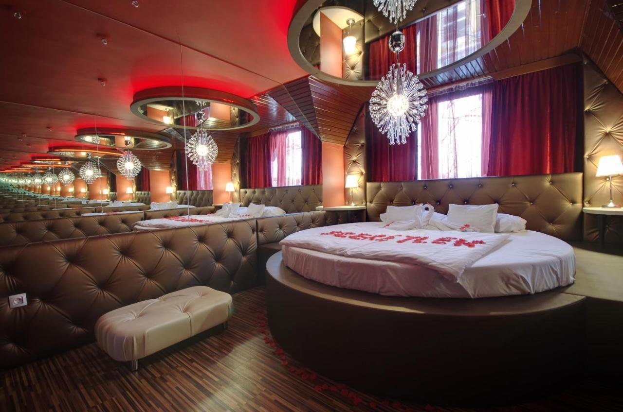 Hotel Corvin Дьюла Екстер'єр фото