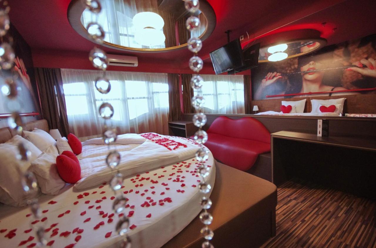 Hotel Corvin Дьюла Екстер'єр фото