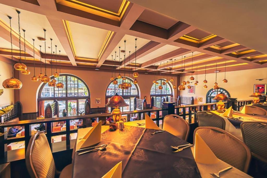 Hotel Corvin Дьюла Екстер'єр фото
